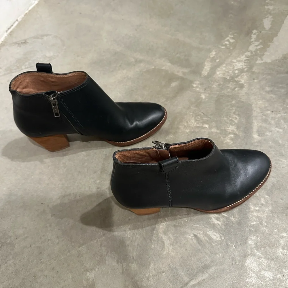 Madewell Black Leather Ankle Boots - Picture 2 of 5